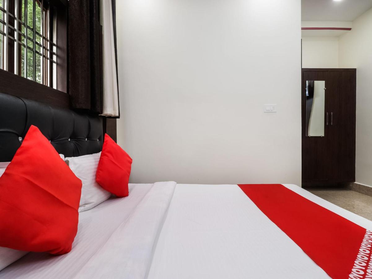 Oyo 77158 Hotel Swastik Palace Bhiwandi Luaran gambar